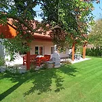 Holiday home Prazdninovy Dum Adrelot 33 *