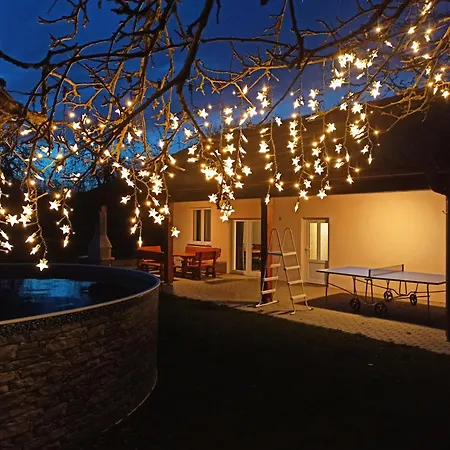 Prazdninovy Dum Adrelot 33 Ferienhaus