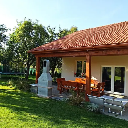 Prazdninovy Dum Adrelot 33 Cerveny Ujezd (Benesov)