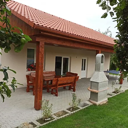 Prazdninovy Dum Adrelot 33 Cerveny Ujezd (Benesov)